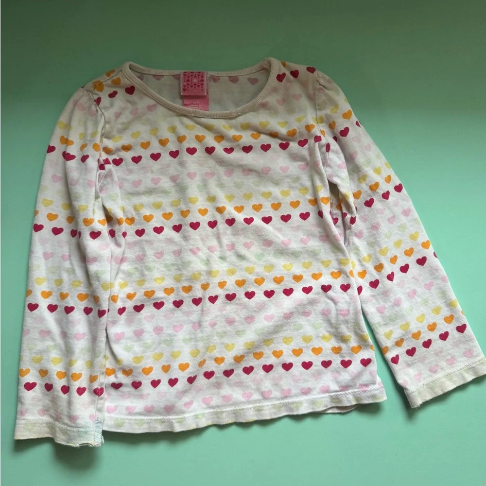 Lot Of 6 Size 3Toddler- 1 Jeans, 3 Long Sleeve , 1 Short Sleeve,‎ 1 Socks